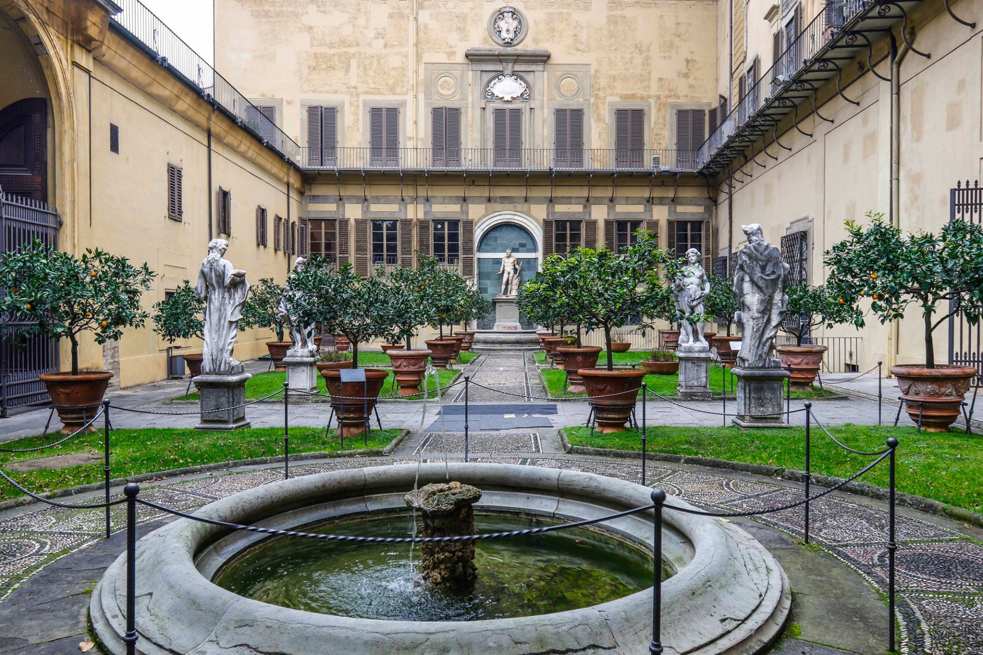 Borgo Santo Pietro Saporium Firenze