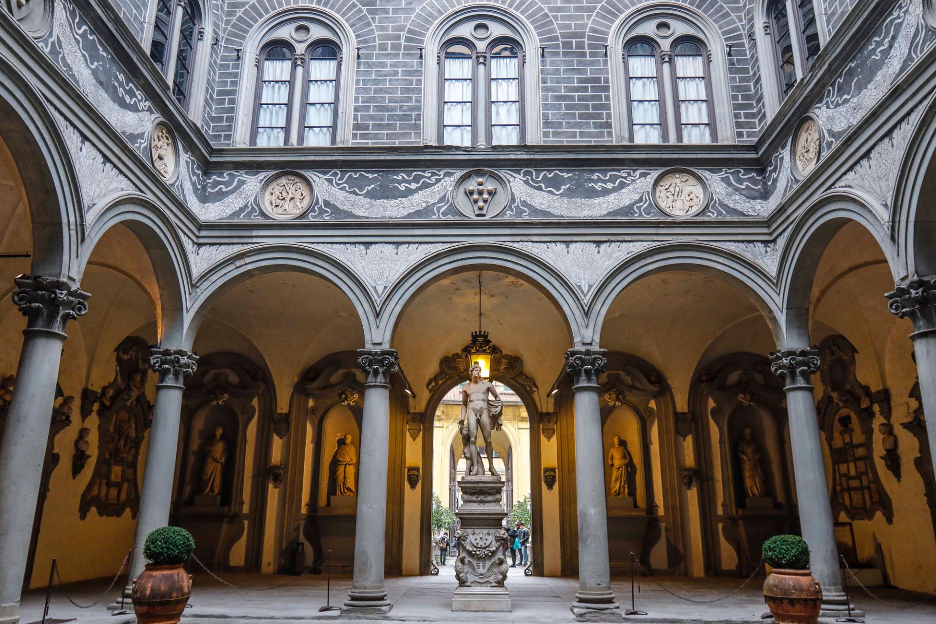 Borgo Santo Pietro Saporium Firenze