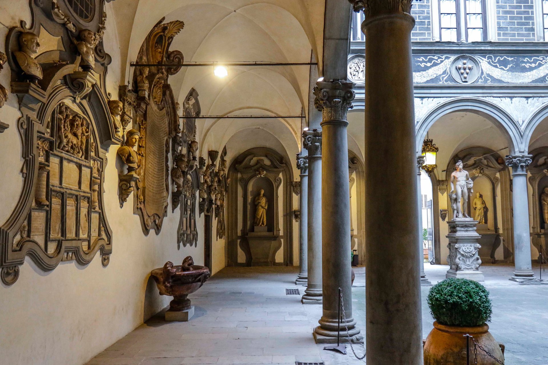 Borgo Santo Pietro Saporium Firenze